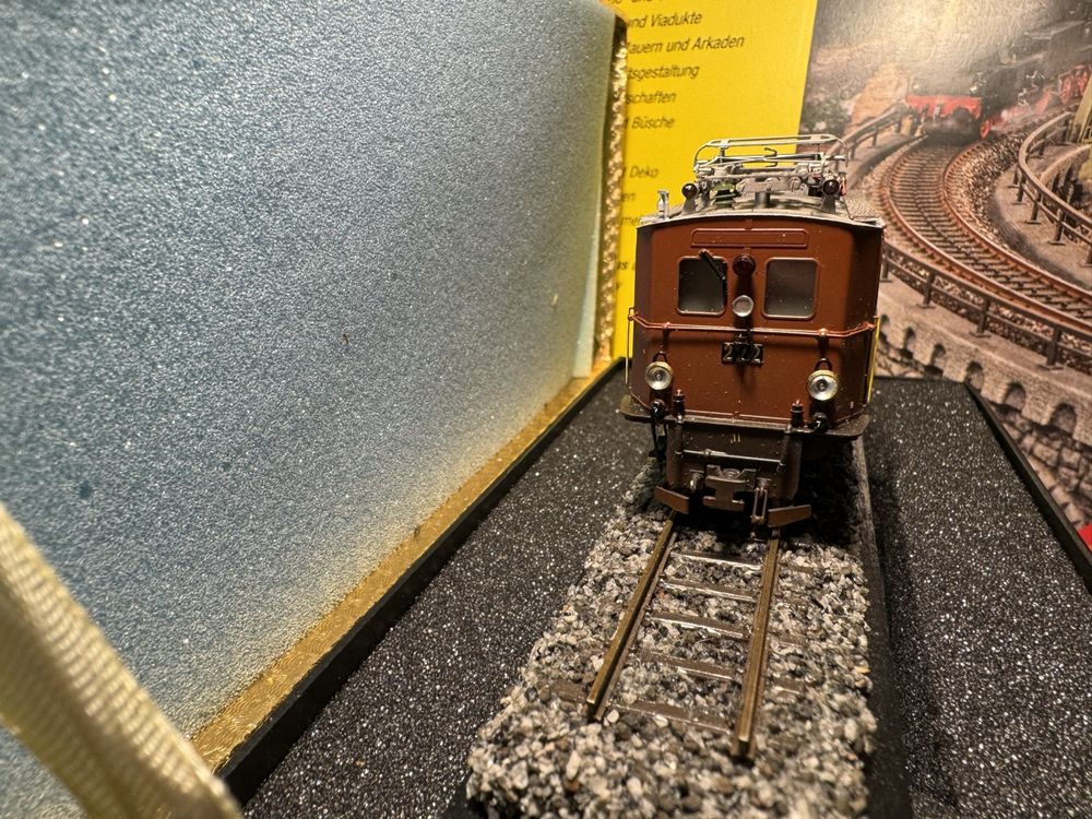 Échelle H0 Ferro-Suisse 9213 Déneigeuse X De La RhB En Rouge Fine Scale