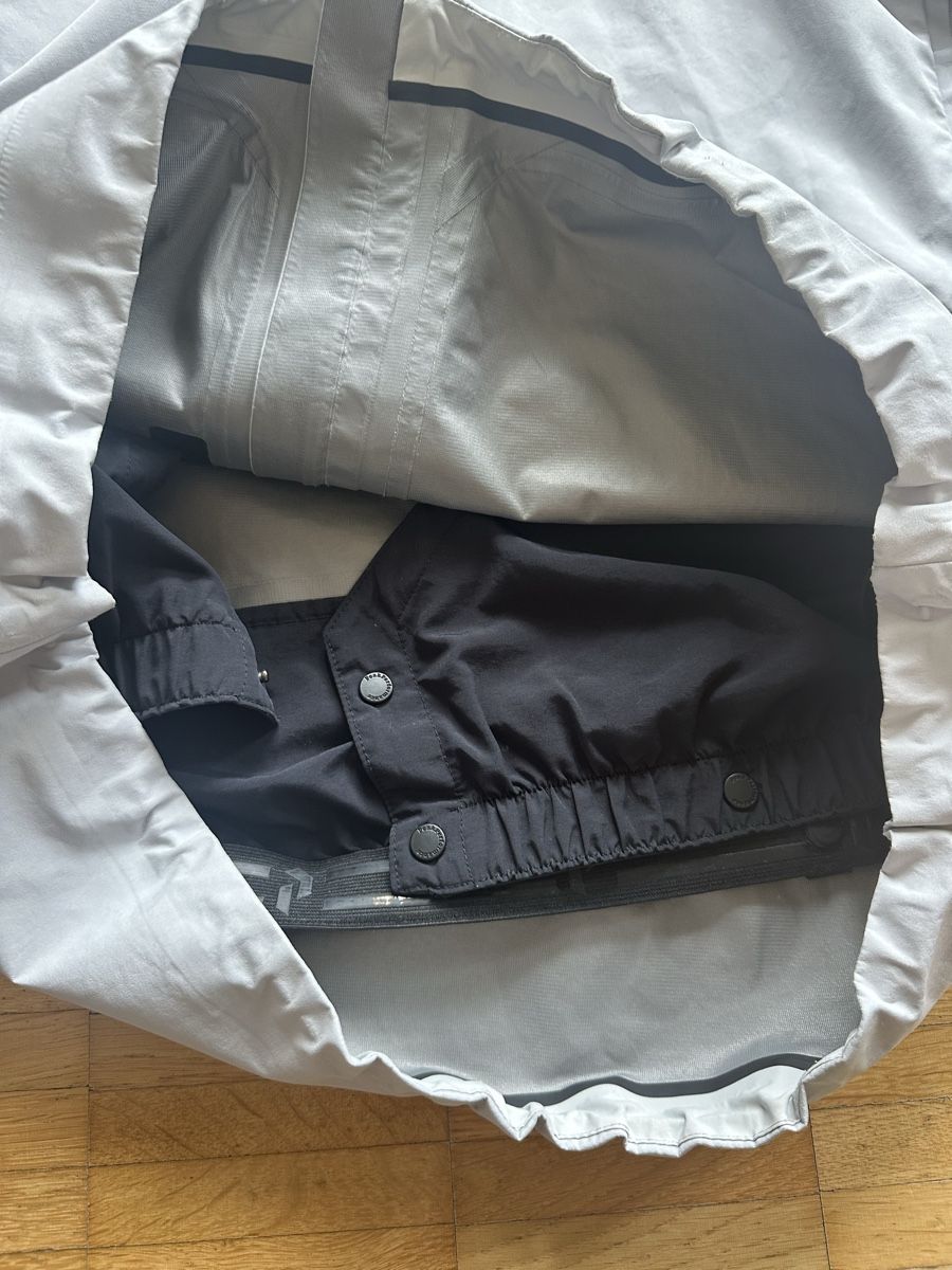 Peak Performance Jacken: Peak Performance goretex ski jacket – Gebraucht aus Zug von abe_6llp 3