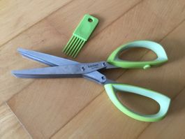 Küchenkräuterschere m.Reiniger für frische Kräuter- Tschibo