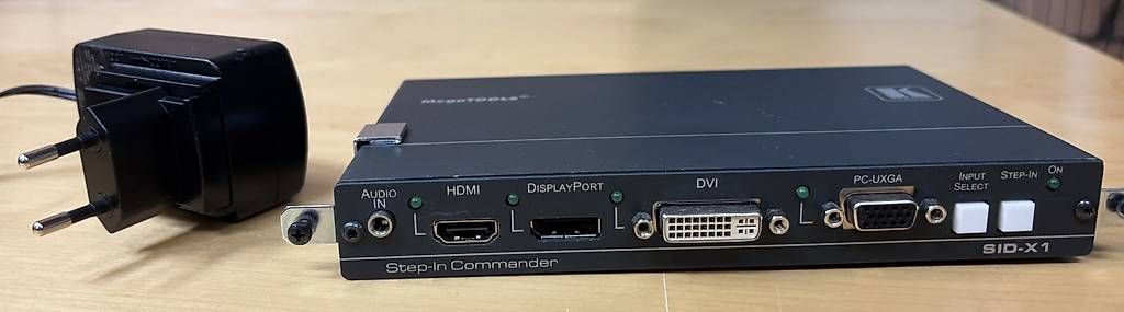 Kramer Convertitori: Kramer SID-X1, Multi-Format-Video Umschalter mit 4 Eingängen – Usato da Frauenfeld venduto da ibkl5512