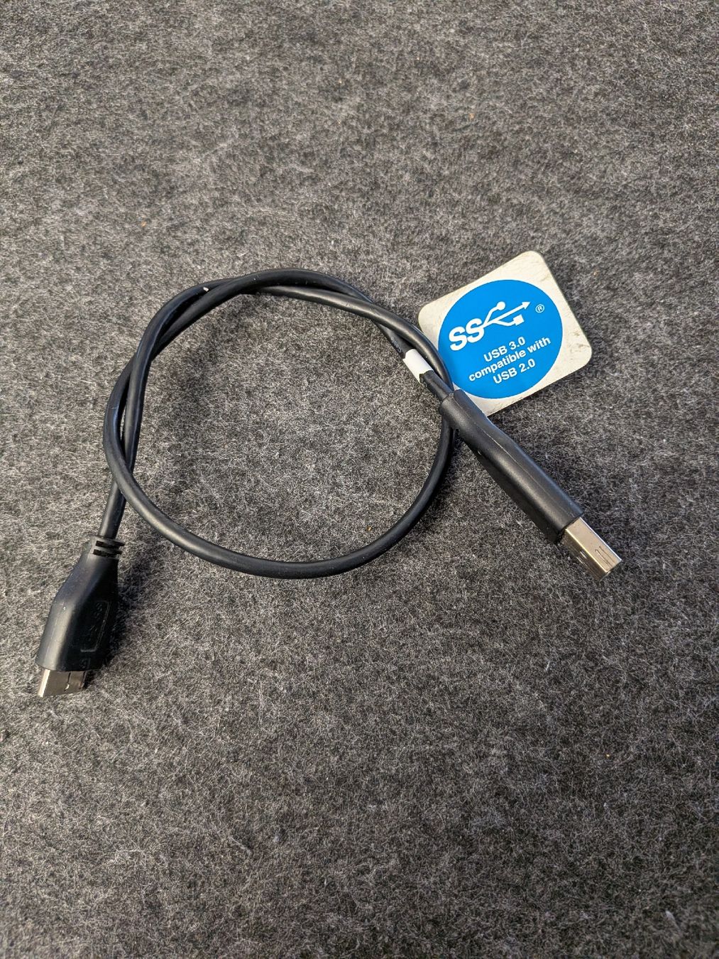 Kabel:  4x PC Kabel DVI USB 3.0 – Kabel Set – Gebraucht aus Interlaken von EvoCardNest 6