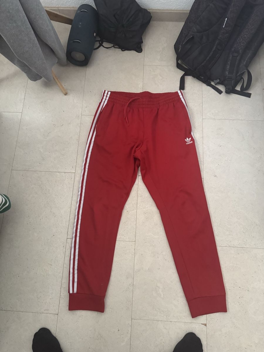 Adidas Pantaloni: Adidas Trainingshose rot Grösse L – Usato da Kriens venduto da M0nk3ZPlayZ