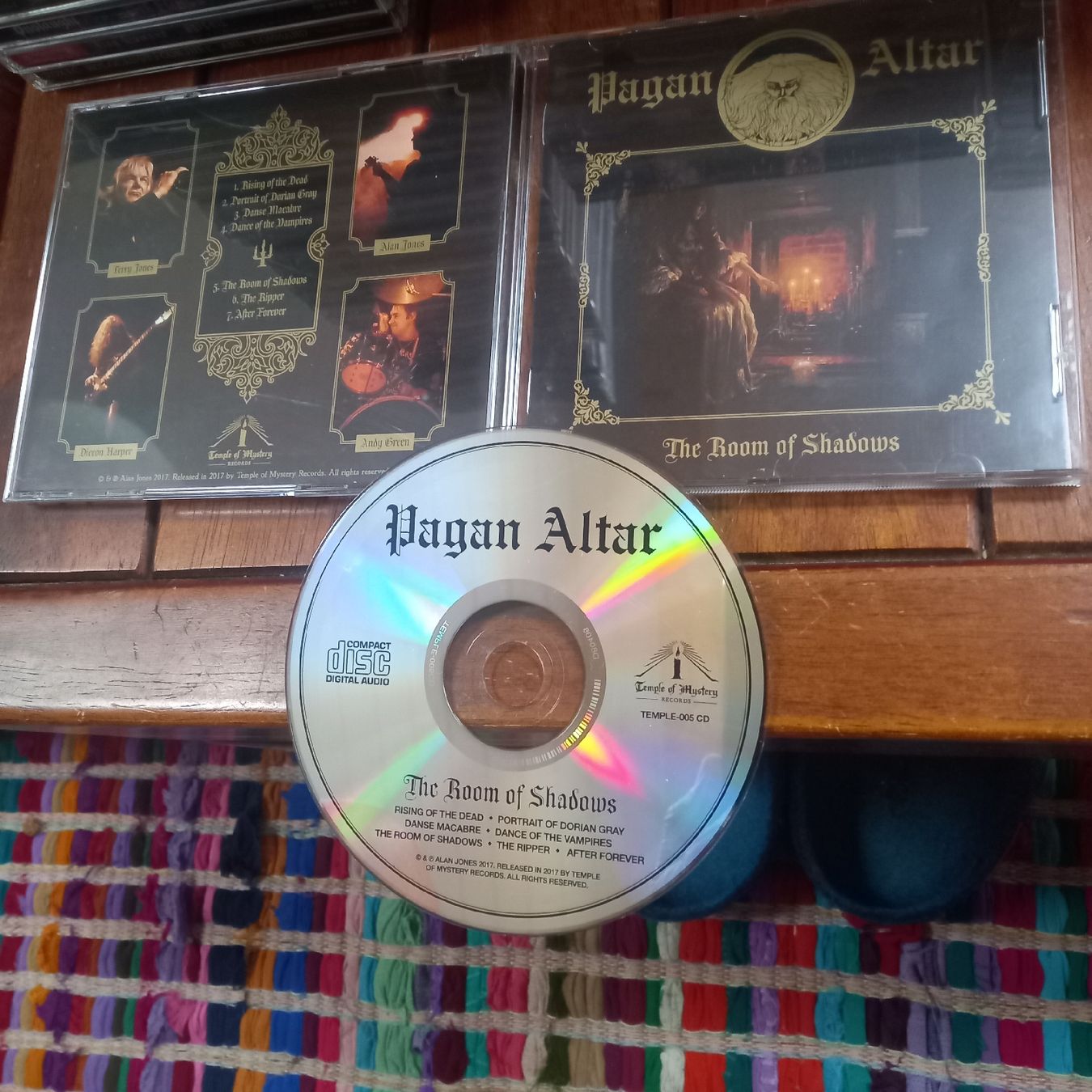 CD: pagan altar - the room... – Usato da St-Cergue venduto da VeganWarrior