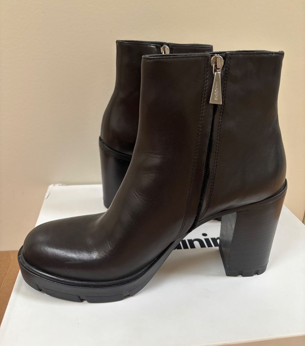 Baldinini Damenschuhe: Baldinini - Neue Stiefeletten - Leder - Gr. 40 – Neu und originalverpackt aus Zofingen von Justizia_01 2