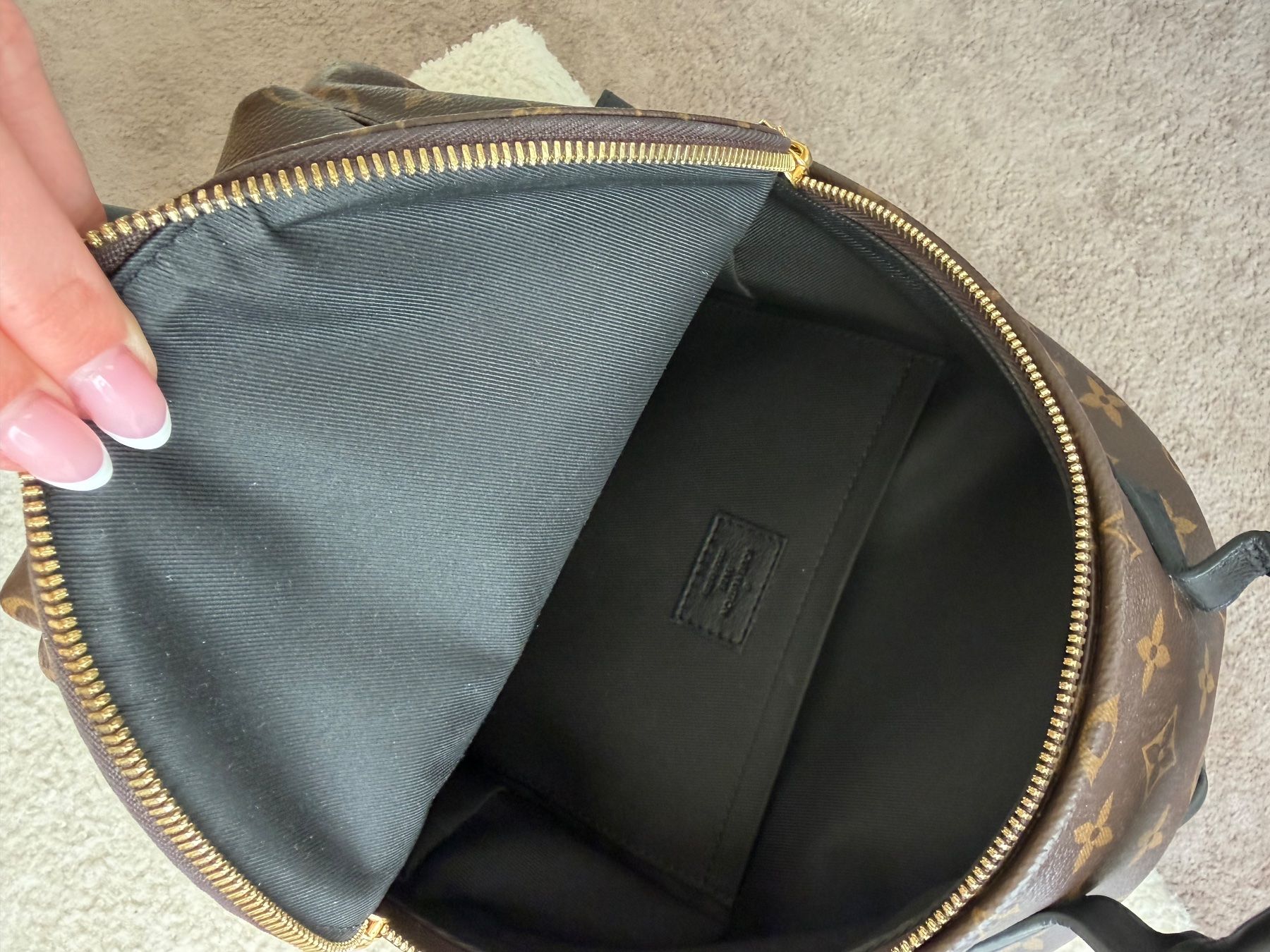 Louis Vuitton Zaini: Louis Vuitton Palm Springs PM – Nuovo (secondo la descrizione) da Baar venduto da Helena.29 3