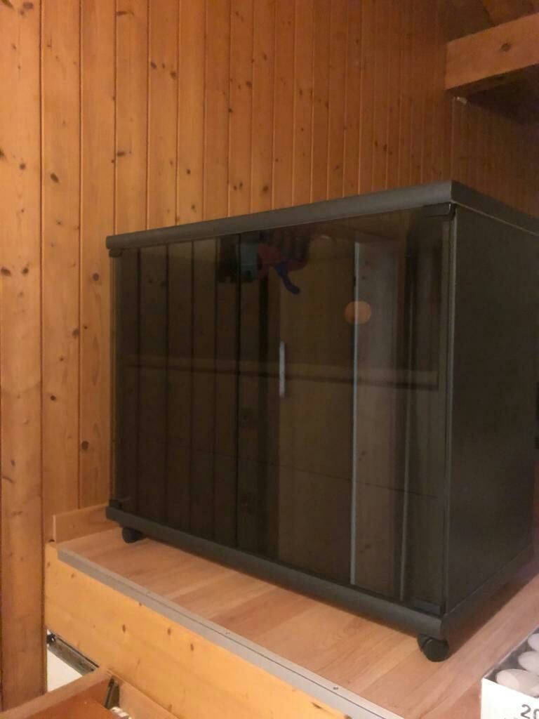 Mobili TV: TV Möbel – Usato da Ebnat-Kappel venduto da sentira