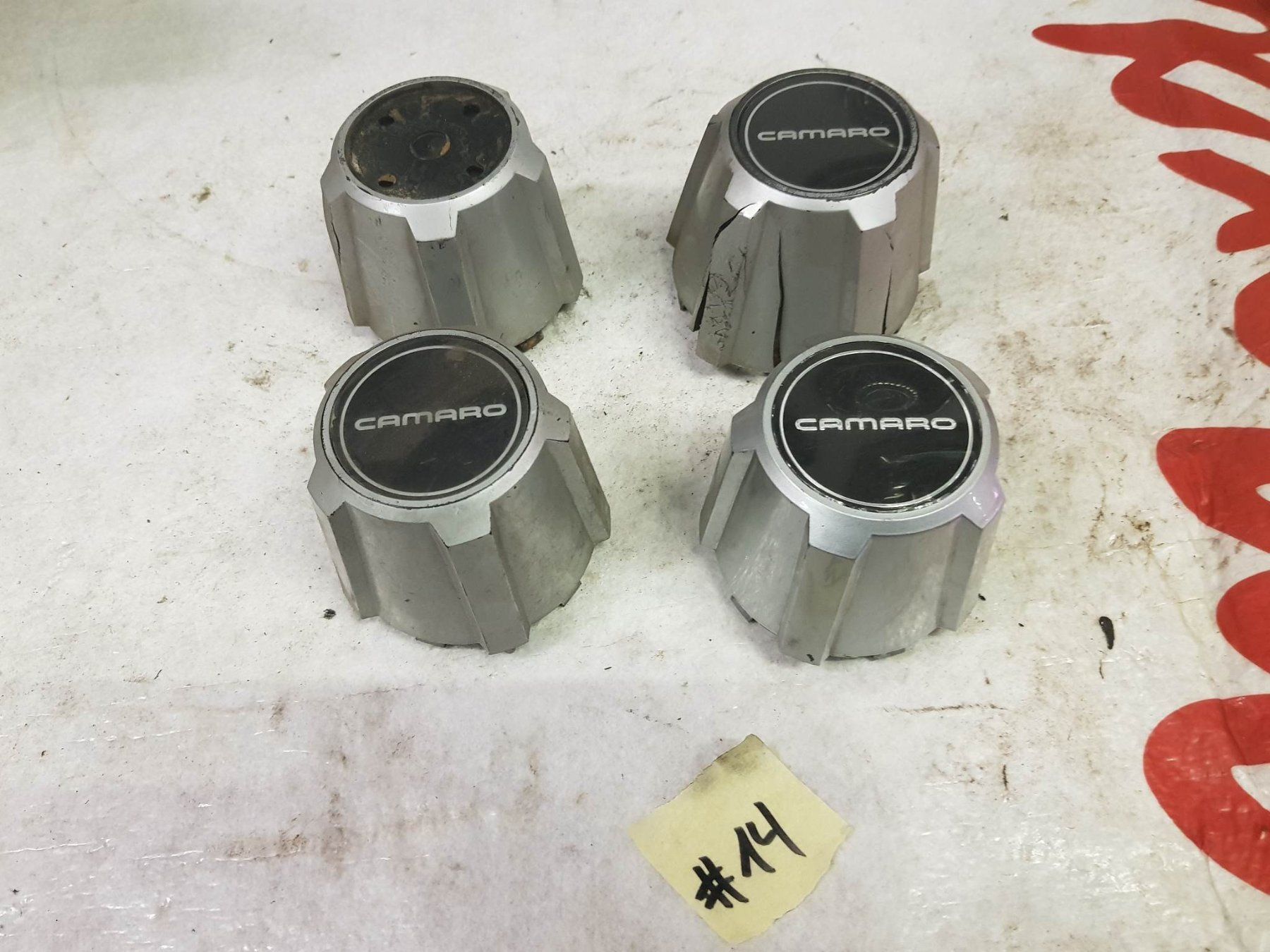 Chevrolet Tutti pezzi di ricambio auto: Radnabendeckel,  82-92 Camaro silber – Usato da Niedergösgen venduto da usc_9sk7 3