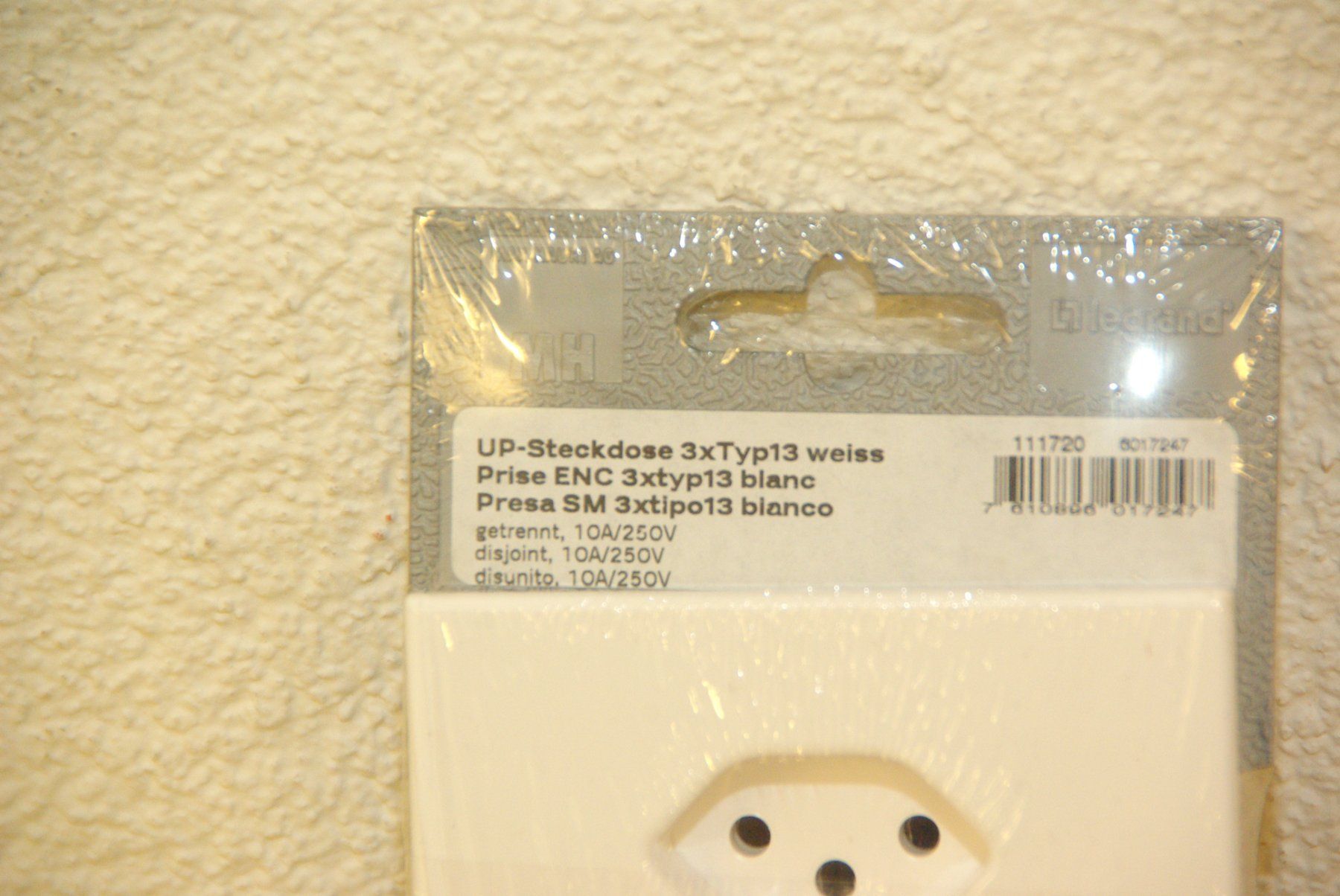 Legrand Stecker: Legrand Arteor UP-Steckdose 3xTyp13, weiss – Neu und originalverpackt aus Herisau von Cevianer1844 1