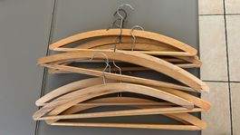 Lot de 25 cintres en bois pour adulte