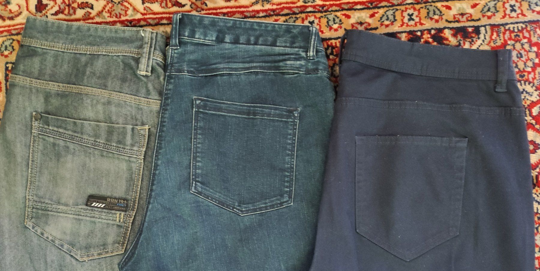 Jeans: 3 verschiedene Jeans 3 jeans differentes 3 jeans diversi – Usato da Grandson venduto da proekt 1