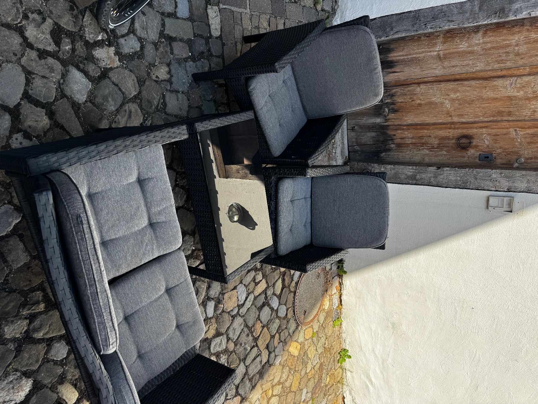 Set di tavolo e panche: Set divanetto da esterno in rattan con tavolino e cuscini – Usato da Wetzikon ZH venduto da rem_pfn7 3