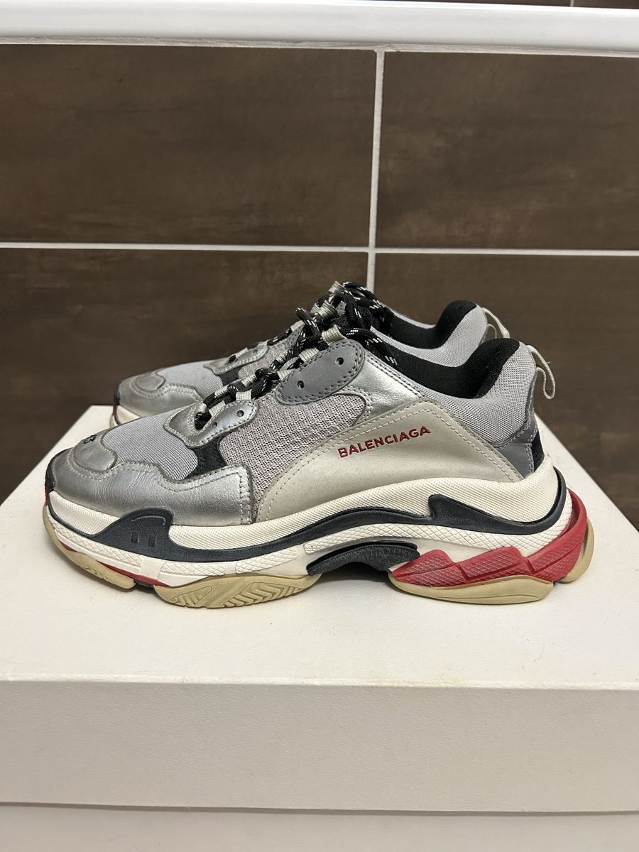 Balenciaga Herrenschuhe: Balenciaga Triple S – Gebraucht aus Minusio von Leandroz