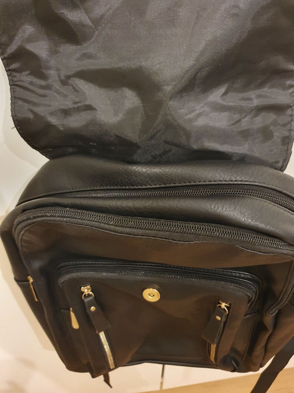 Rucksäcke: Kunstleder Rucksack schwarz, neuwertig – Neu (gemäss Beschreibung) aus Heinrichswil von sabi2809 1