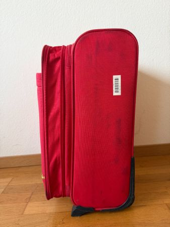 Roter Trolley Koffer - Perfekt für Sommerferien! ☀️🎒