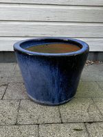 Blau lasierter Ton Topf für Garten
