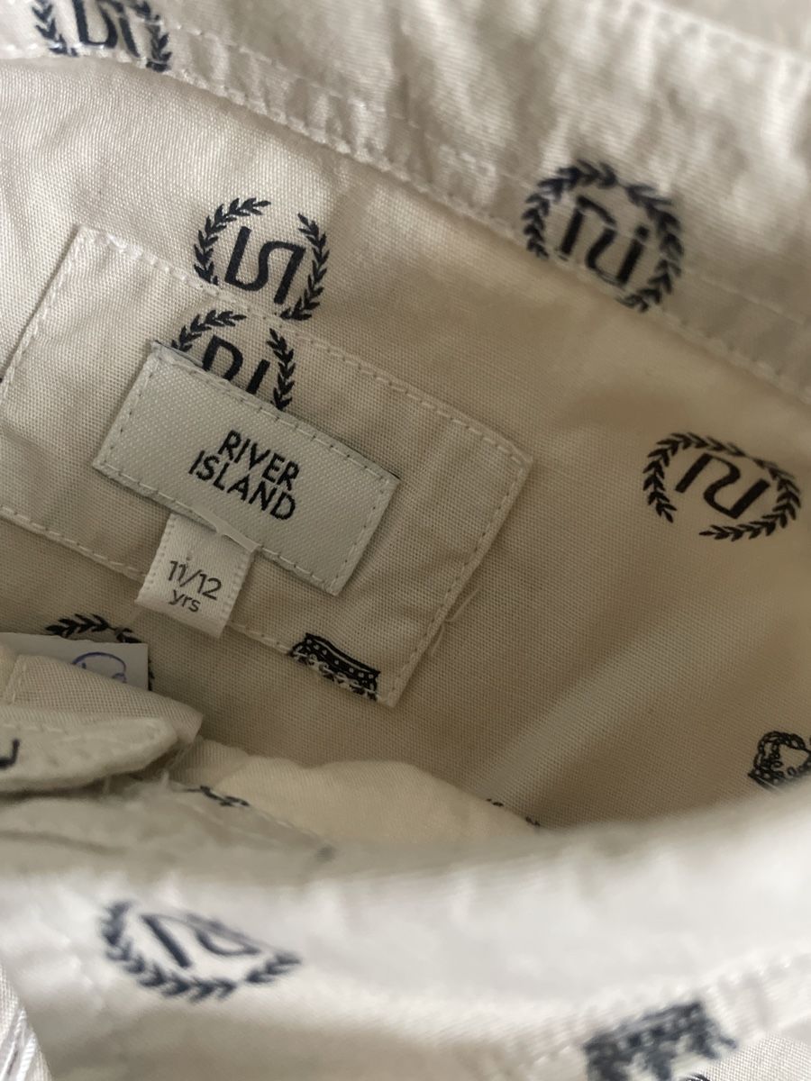 Camicie, T-shirt & Polo: Cooles River Island Hemd Gr.152 – Usato da Obergerlafingen venduto da cabo4 1
