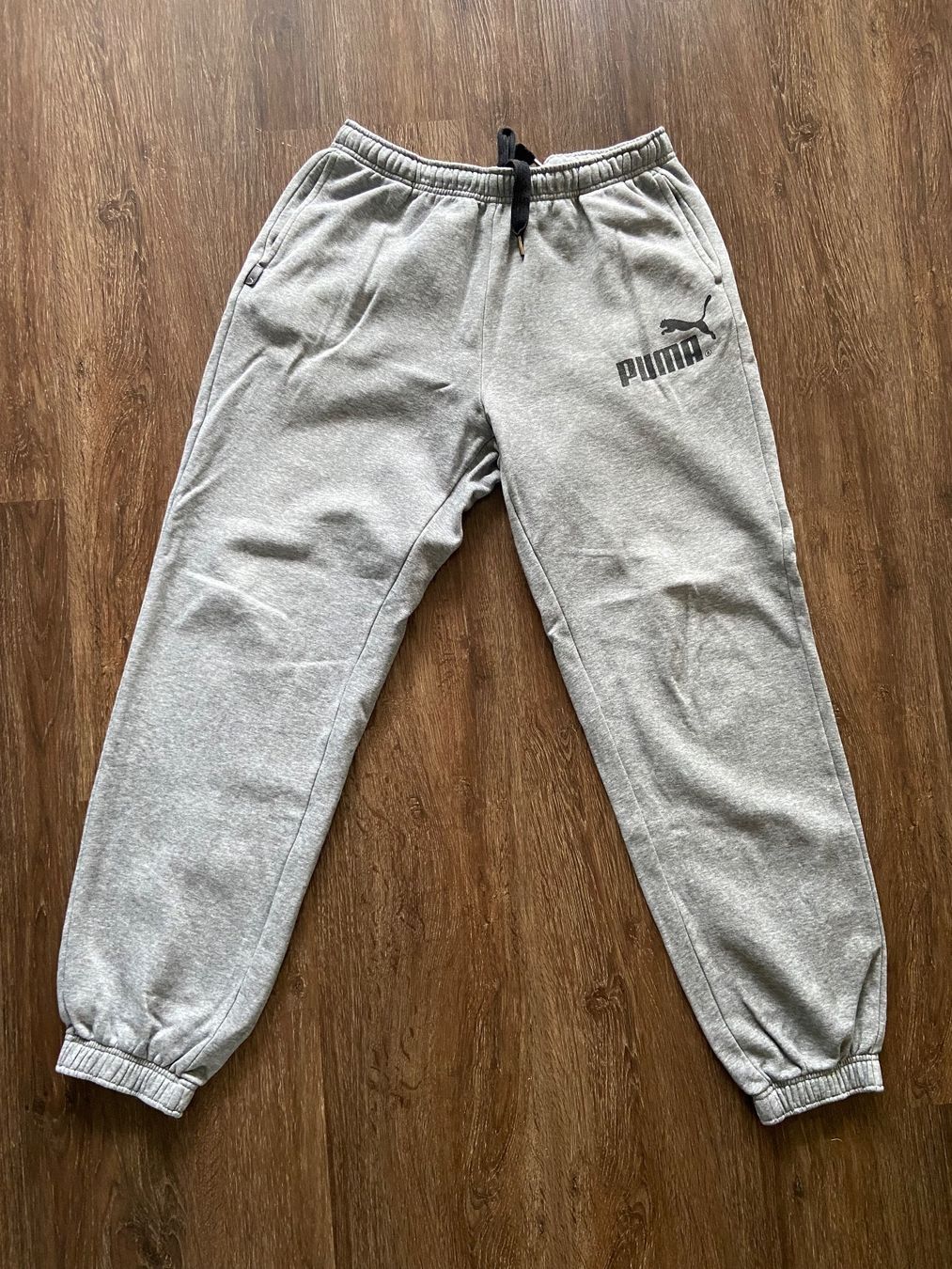 Puma Pantaloni: Trainerhosen Puma Gr. L – Usato da Muttenz venduto da bargain_hunter
