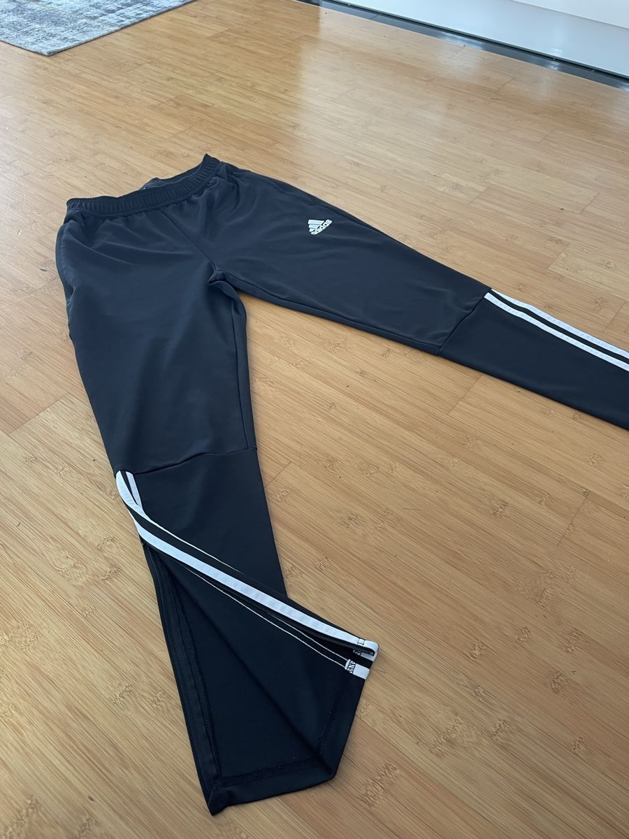 Adidas Pantaloni: Adidas Trainerhose – Usato da Kreuzlingen venduto da qos_99wt 1
