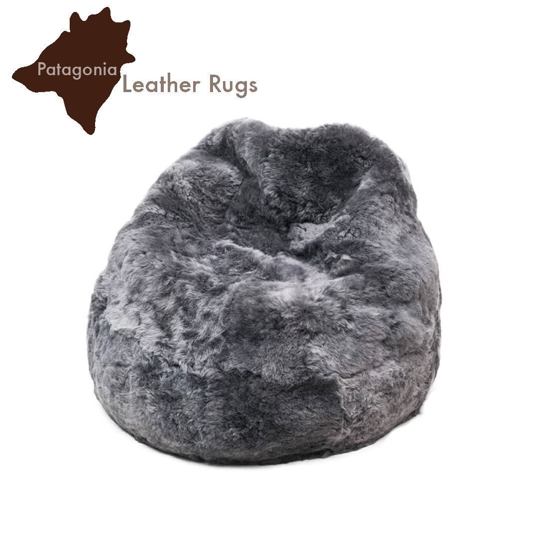 Poltrone: Pouf en peau de mouton-Lammfell Sitzsack – Nuovo e nell'imballaggio originale da Arbedo venduto da patagonialeatherrugs
