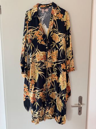 Zara Blumenkleid/Mantel, Grösse L