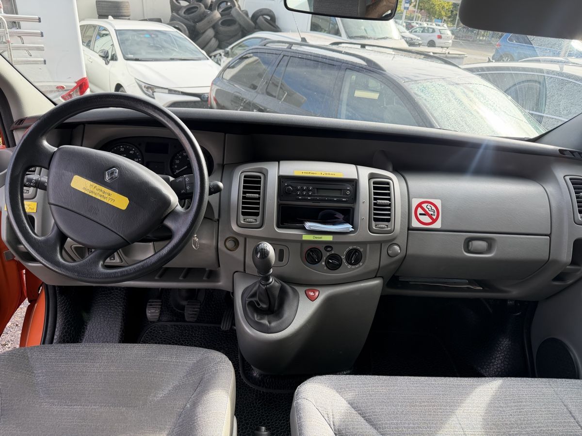 Renault Veicoli commerciali: Renault Trafic orange/weiss gebraucht – Usato da Dübendorf venduto da Rak1 5