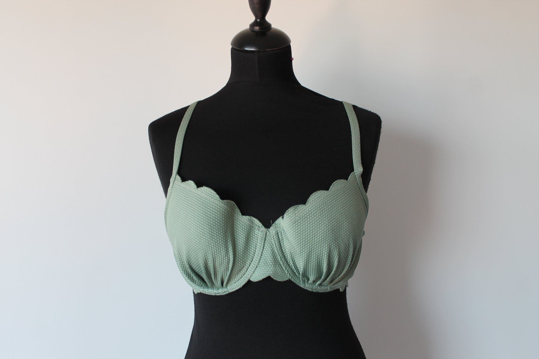 Maillots de bain & Bikinis: Haut de bikini vert 80D – D'occasion à Chez-le-Bart par jasse