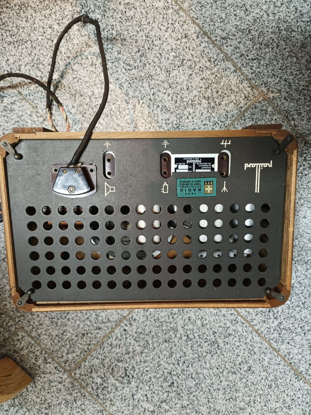 Radios: Radio Antike 5 Stück – Gebraucht aus Hallau von RemoT 3