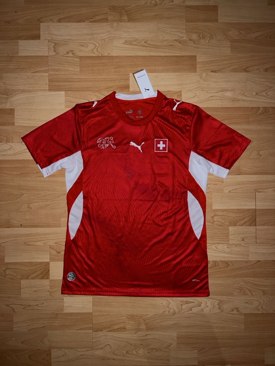 Puma Canottiere & Pantaloni: Maillot Suisse – Nuovo e nell'imballaggio originale da Estavayer-le-Lac venduto da math_c5kc