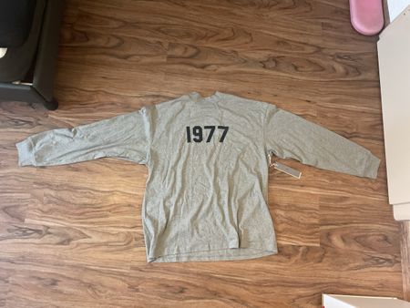 1977 Essentials Fear of God Longsleeve