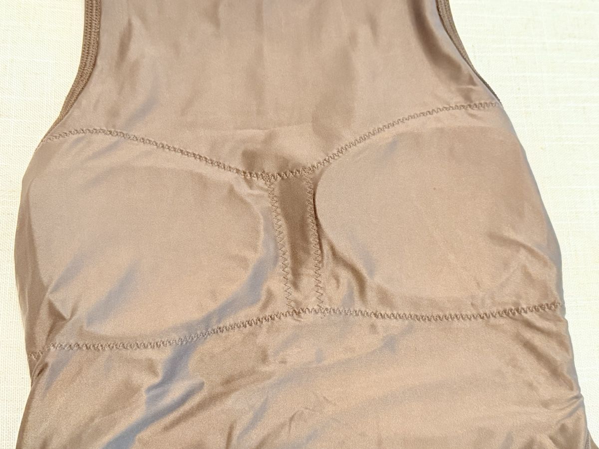 Lululemon Tops: 🆕 Lululemon Align Mini V-Neck Tank – Java, Size 4 – Neu (gemäss Beschreibung) aus Regensdorf von Let-me-win-please 3