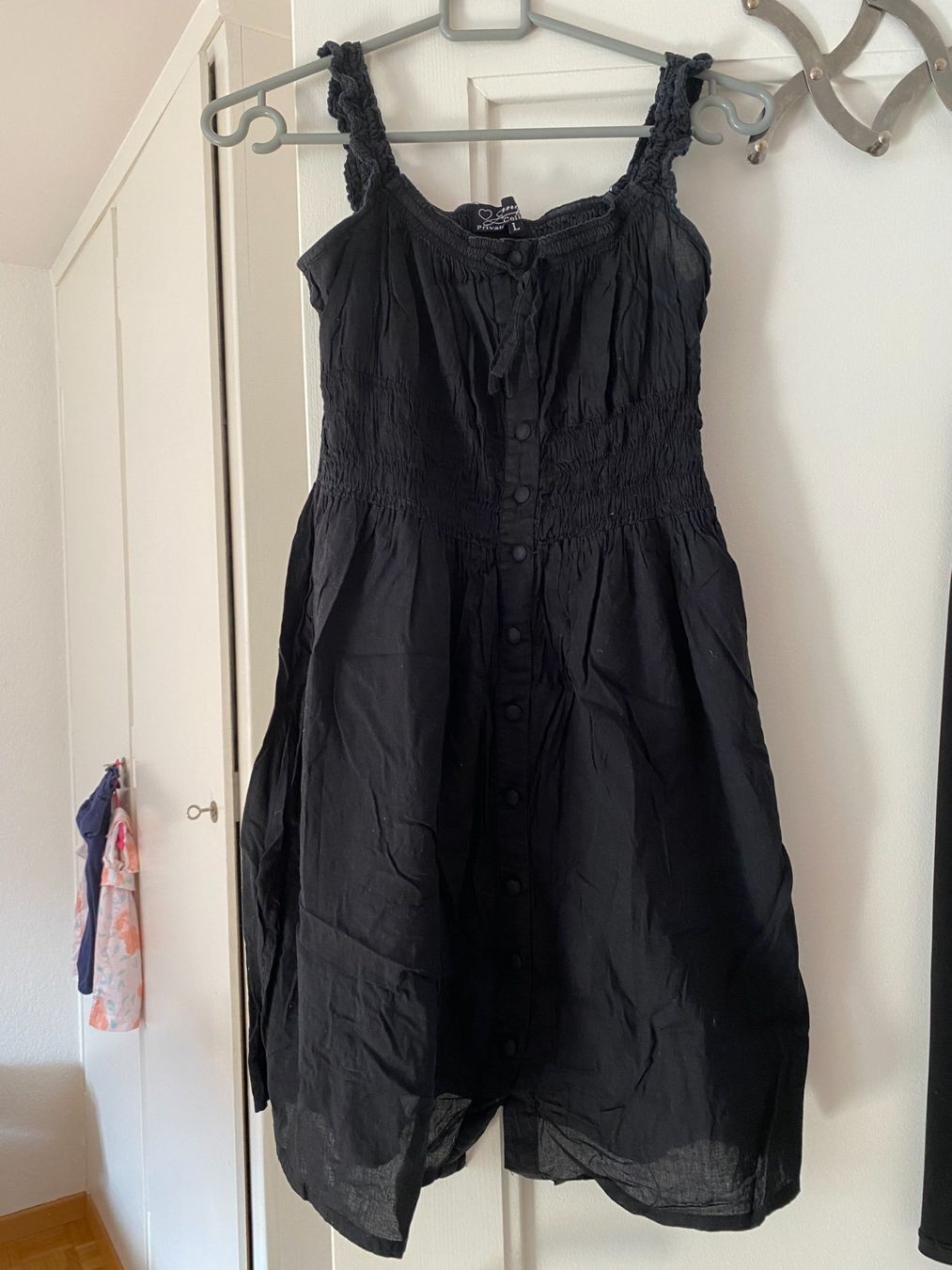 Kleider: Schwarzes Strandkleid – Gebraucht aus Bern von jbern3012