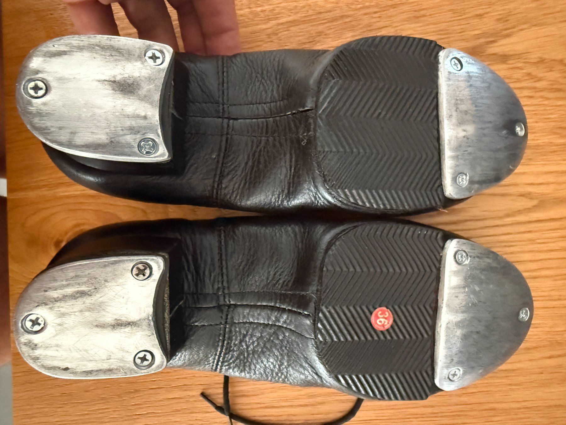 Herrenschuhe: Chaussures de claquettes taille 36 – Gebraucht aus Founex von MaevaMatahi 1