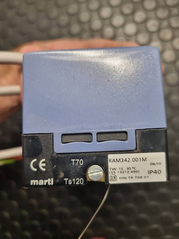 Radiatori: Rauchgasthermostat – Usato da Merlischachen venduto da Yaha_ 2