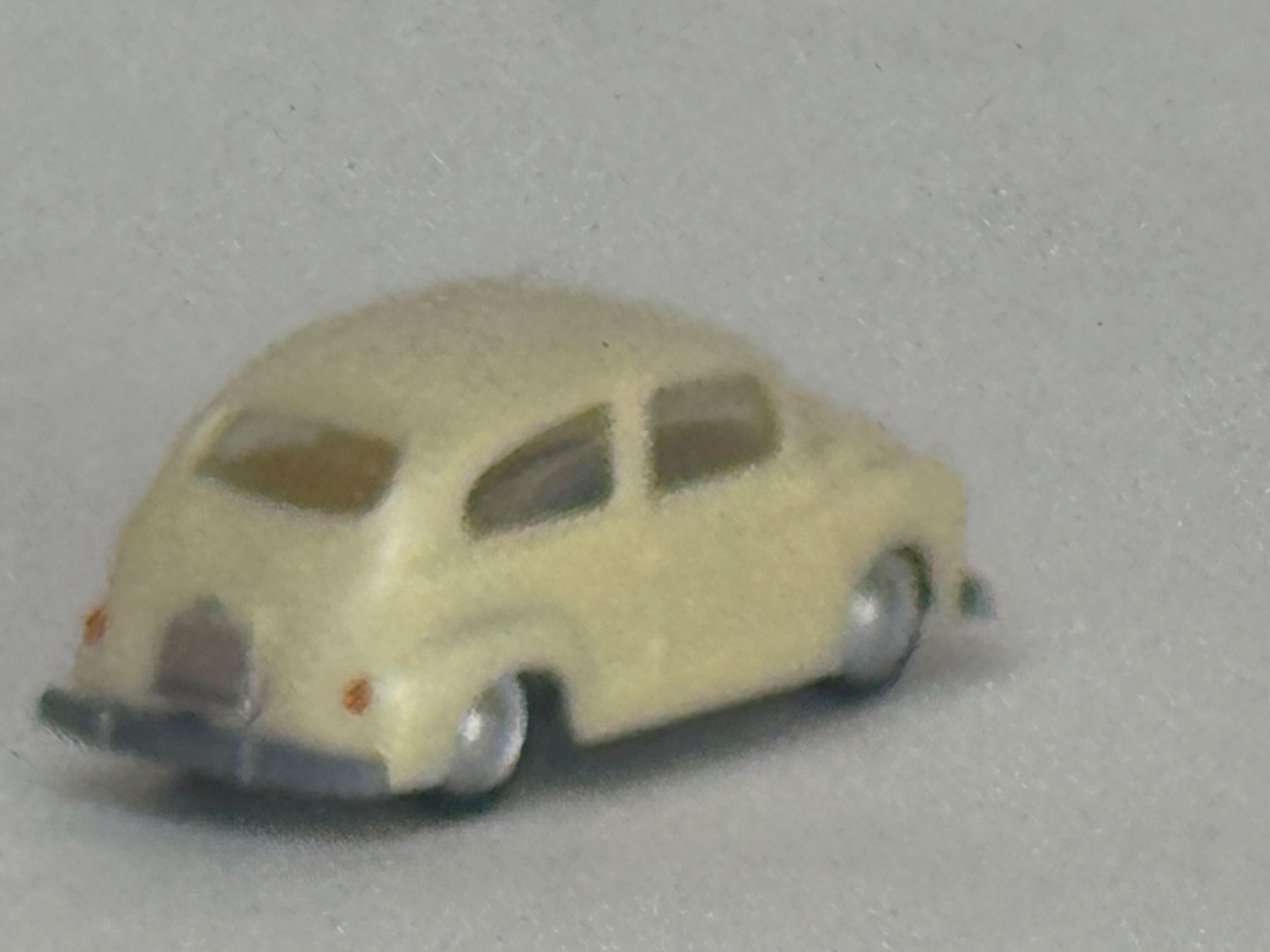 Eko Modellini d'auto: GB- EKO Seat 600 cremeweiss – Usato da Elm venduto da Wikmtz 1