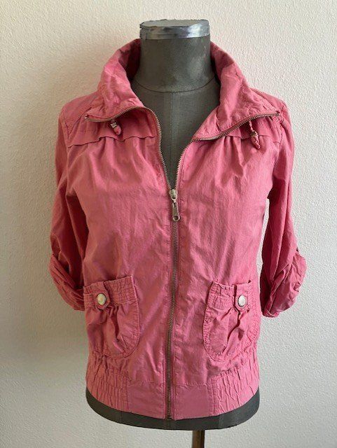 Vestes & Manteaux: Veste rose taille S, mi-saison 🌺 🌸 – D'occasion à Marin-Epagnier par rchouchouu