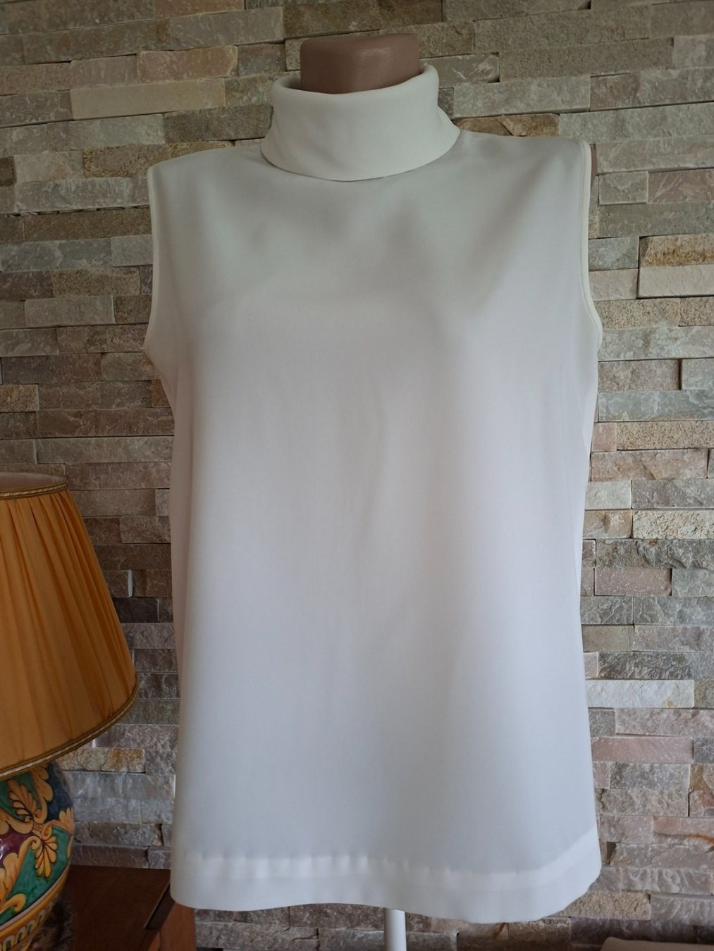Tops: Haut chic sans manche - Taille M – Gebraucht aus boudry von Let_20
