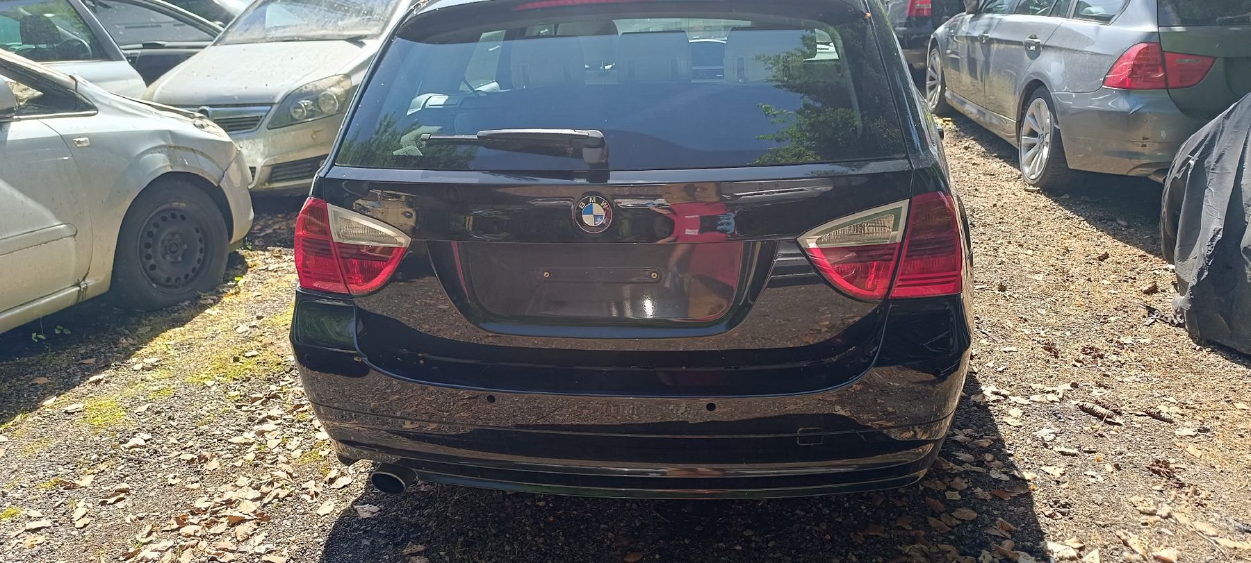 BMW Tutti pezzi di ricambio auto: Türe VL E90 E91 Schwarz Metallic 475 – Usato da Zihlschlacht venduto da bra_tr2r 1