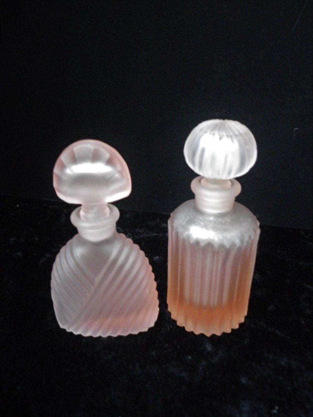 Flaconi: 2 Rosa Parfum-Flacons – Usato da Reinach BL venduto da Annodomini 1