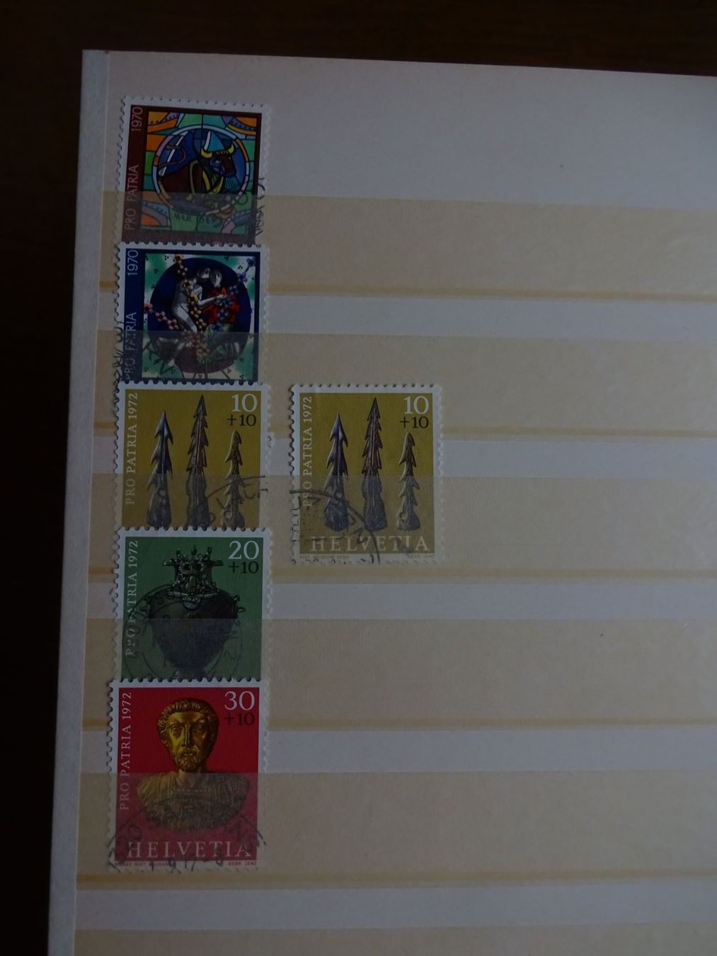 Tutti i francobolli: CH Marken mit Album – Usato da Cham venduto da mktreasure 1