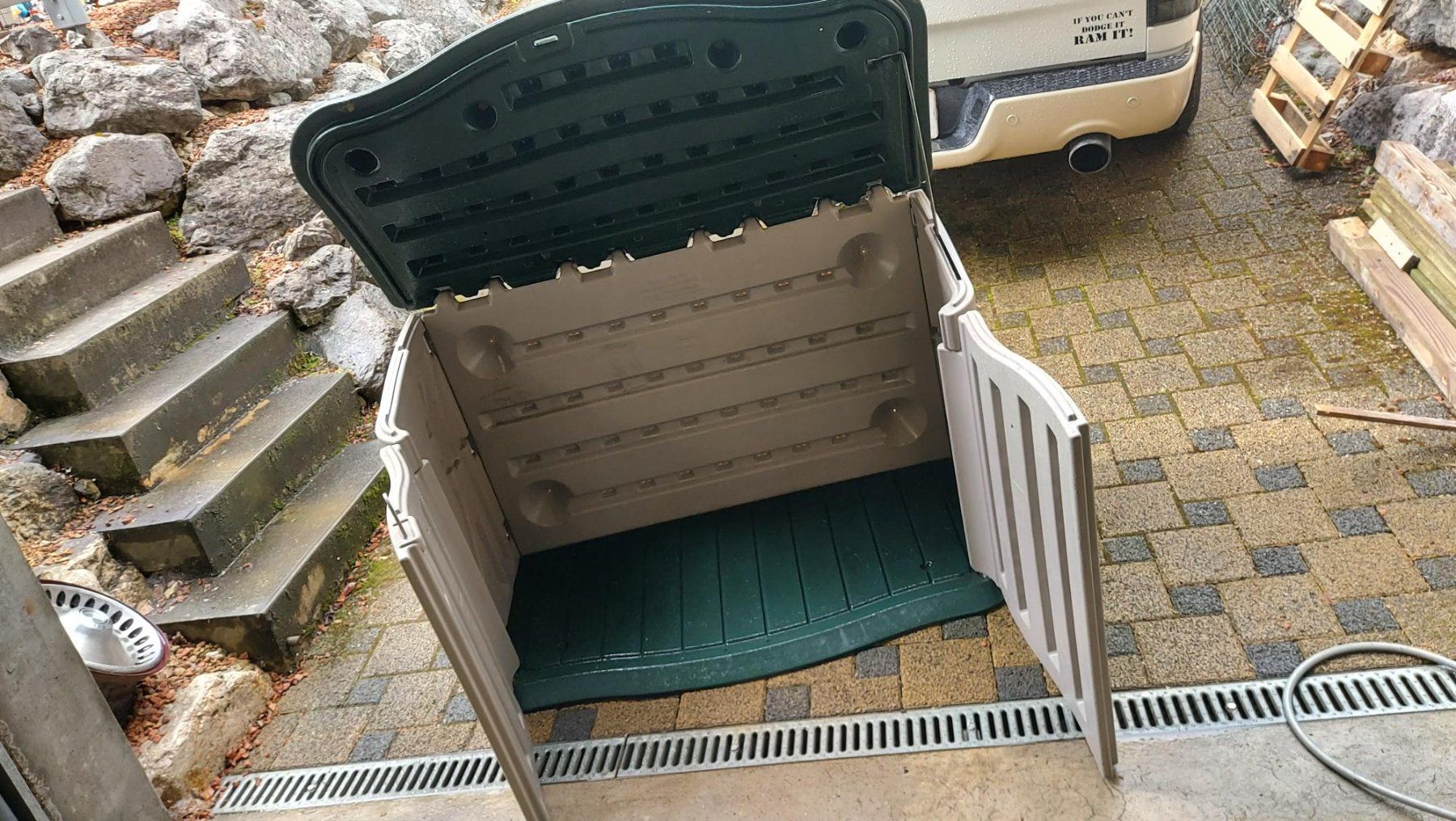 Box contenitori: Gartenbox Rubbermaid – Usato da Biberist venduto da 71stang 1