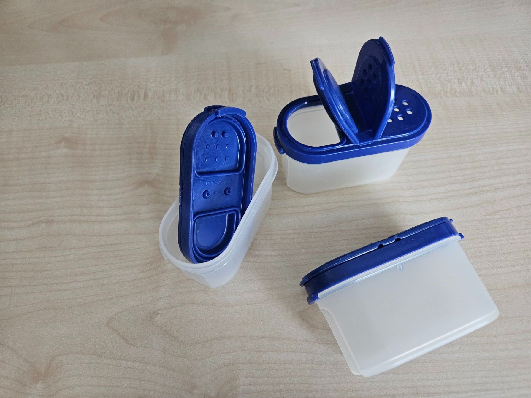 Tupperware Contenitori & Simili: Tupperware Gewürzböxli 3 Stück klein – Usato da Aesch BL venduto da Chrutli1 4