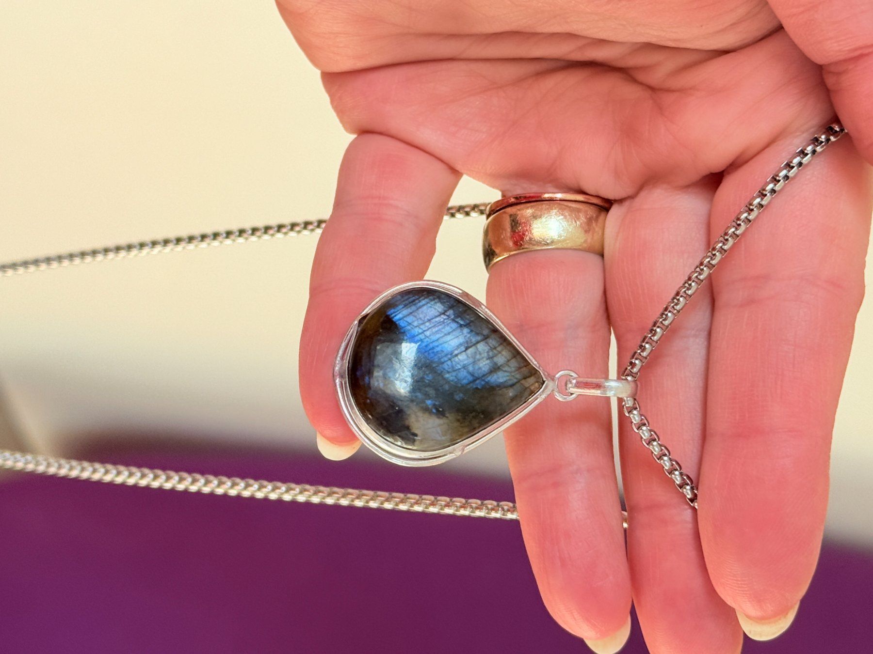 Catenine: Collier avec pendentif en labradorite naturelle – Nuovo e nell'imballaggio originale da Genève venduto da AGBERG 5
