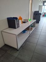 Büro-Sideboard mit offenen Fächern