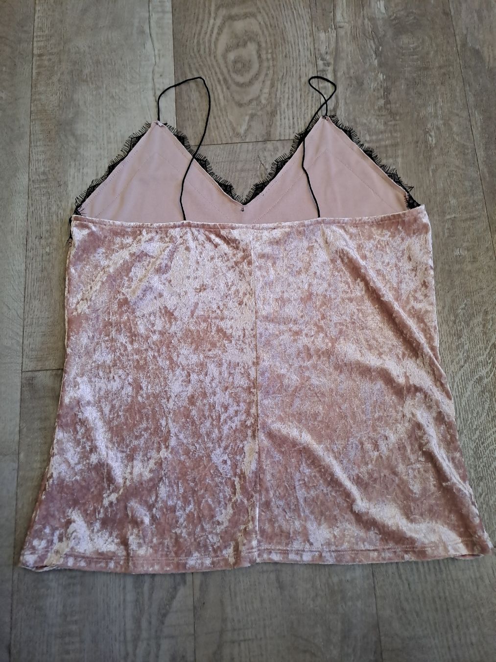 Tops: Samttop Rosé Gr. 42 mit Spitze – Gebraucht aus Rickenbach LU von bishiida 1