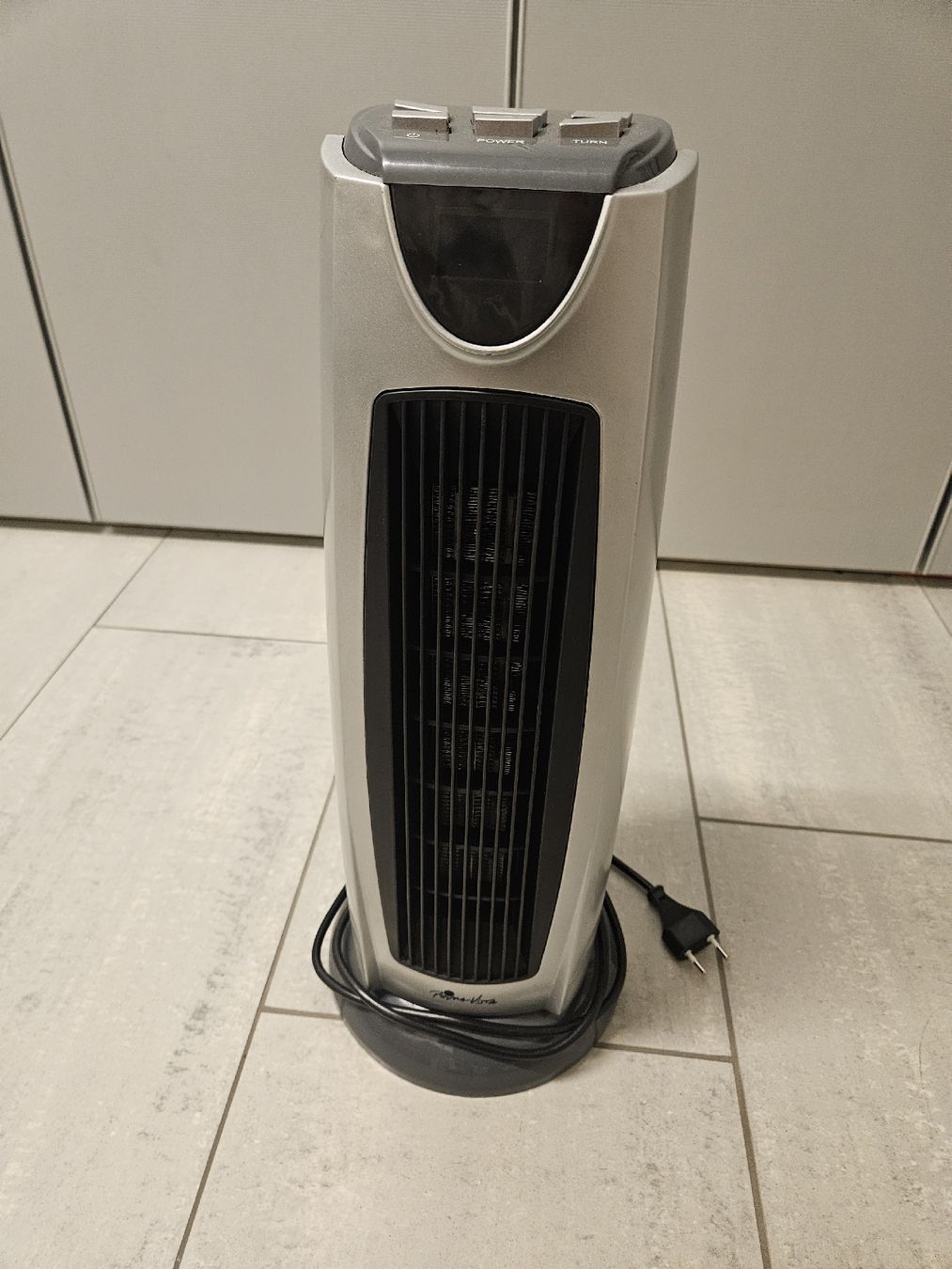 Heizgeräte: Prima Vista Keramikheizer Tower 2000W – Gebraucht aus Galgenen von focusst90 1