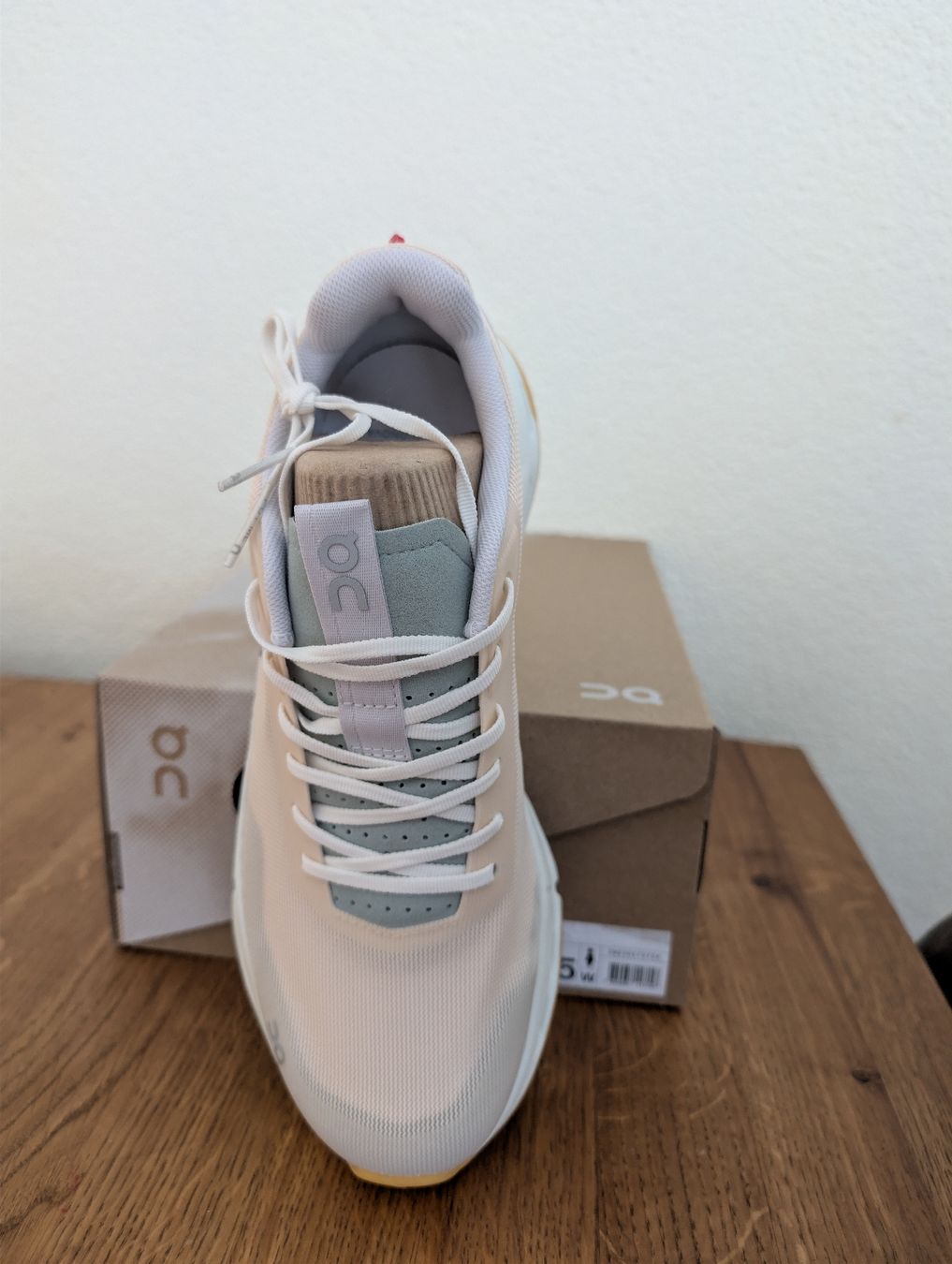 On Chaussures femmes: On Cloudnova Form 2 – Neuf avec emballage d'origine à Grosswangen par Telepathy 1