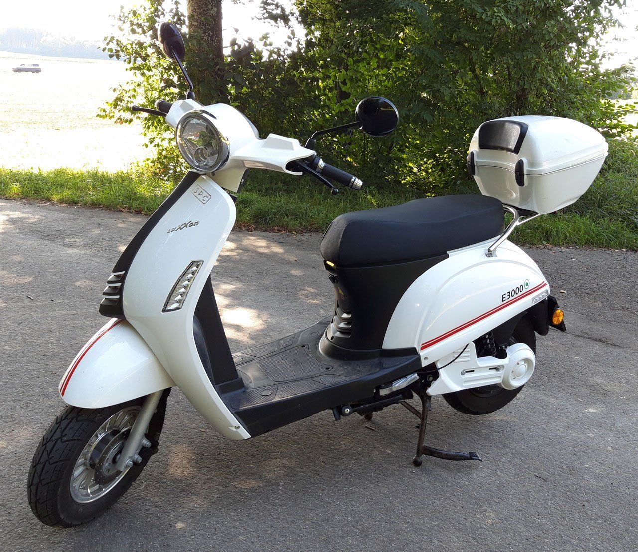 Scooters: e-Roller Luxxon E3000, 45 km/h, 3 kW – Gebraucht aus Illnau von fgee2