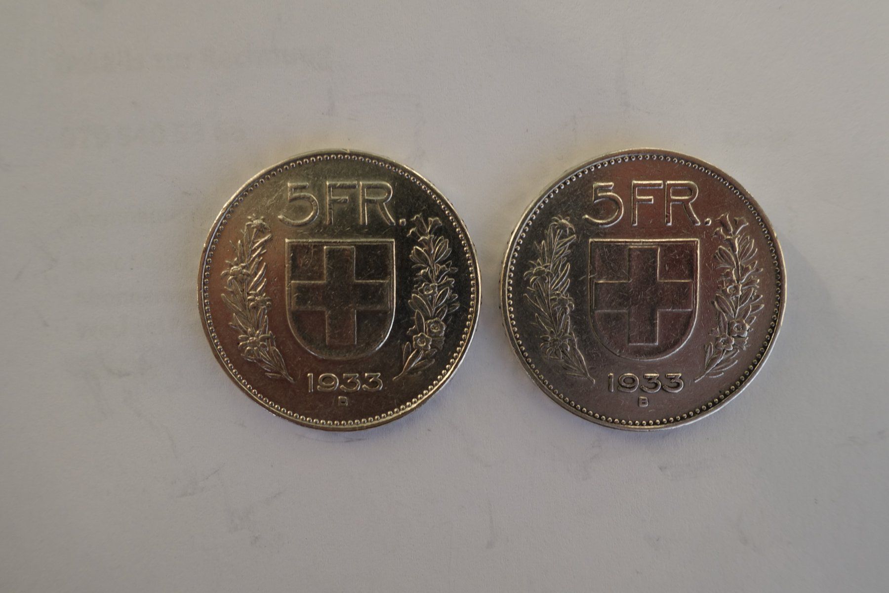 Toutes les monnaies: 2 Stück Schweizer 5 Franken Silber Jg.1933 – D'occasion à Rüti ZH par Flunder48