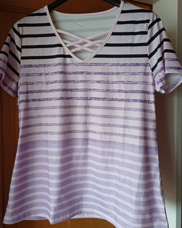 Schönes Sommer-Shirt Grösse L Streifenmuster V-Ausschnitt
