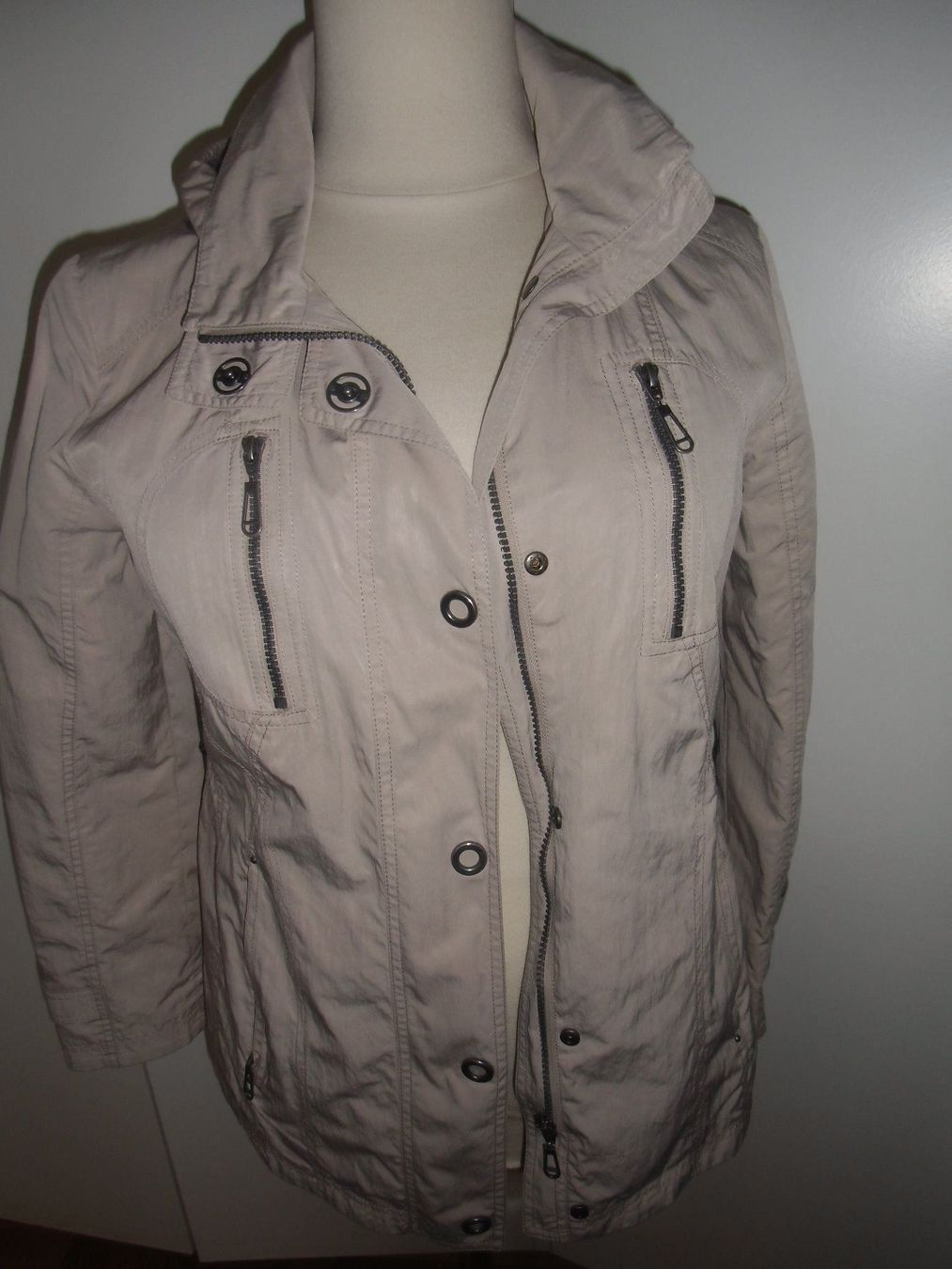 Jacken: Parka beige sable T.  44 – Gebraucht aus Marin-Epagnier von Madja